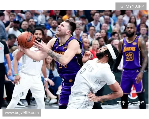 杰伦布朗一语引发NBA热议独行侠交易东契奇竟成湖人意外助力 杰伦布朗一语引发NBA热议独行侠交易东契奇竟成湖人意外助力