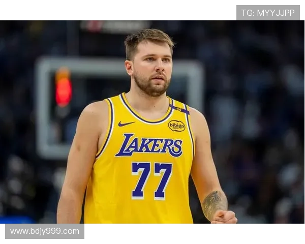 东契奇季前赛状态火热 6记三分砍下31分5板9助尽显全面实力 东契奇季前赛状态火热 6记三分砍下31分5板9助尽显全面实力